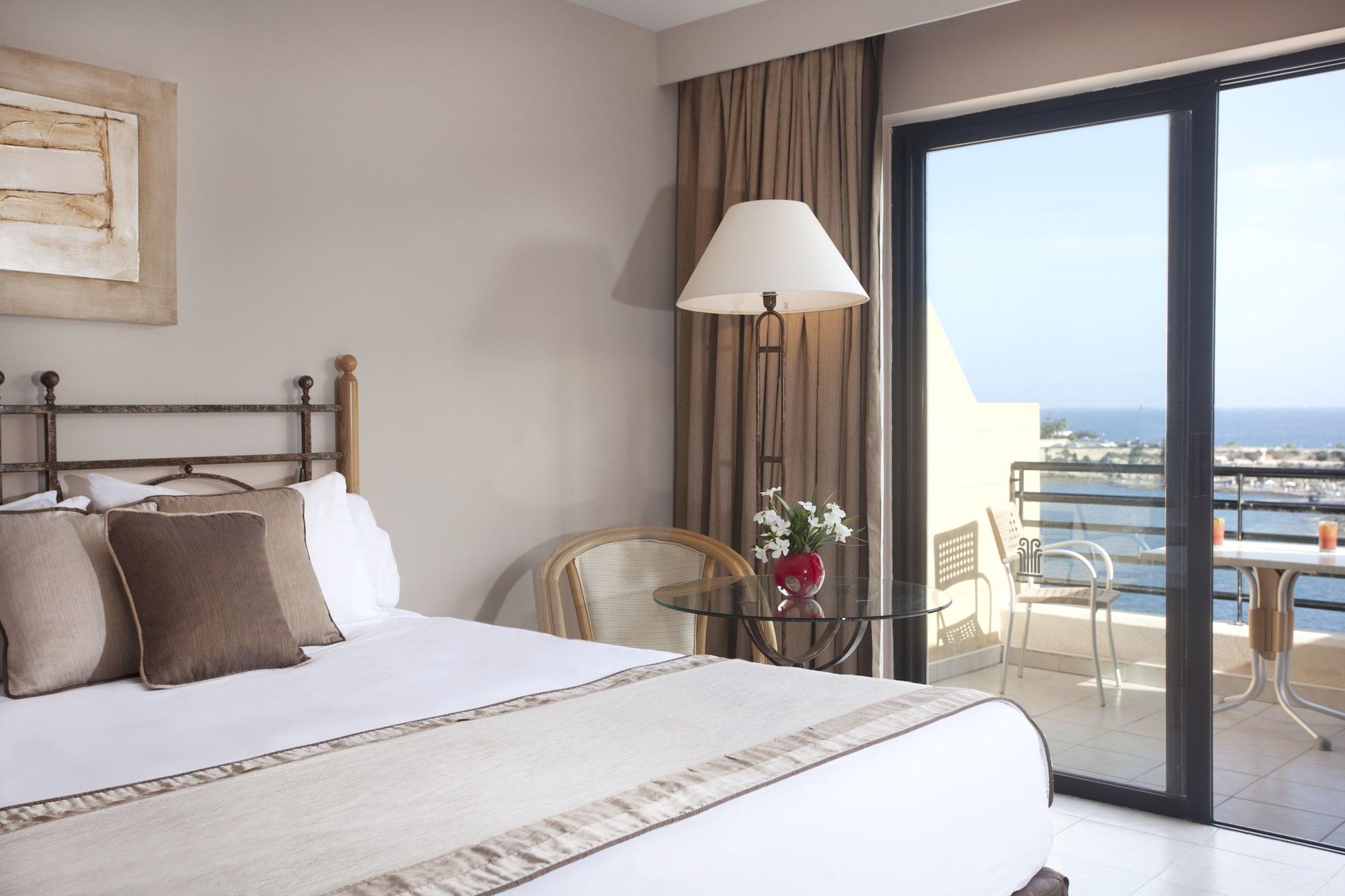 Verdi St George's Bay Marina Hotel