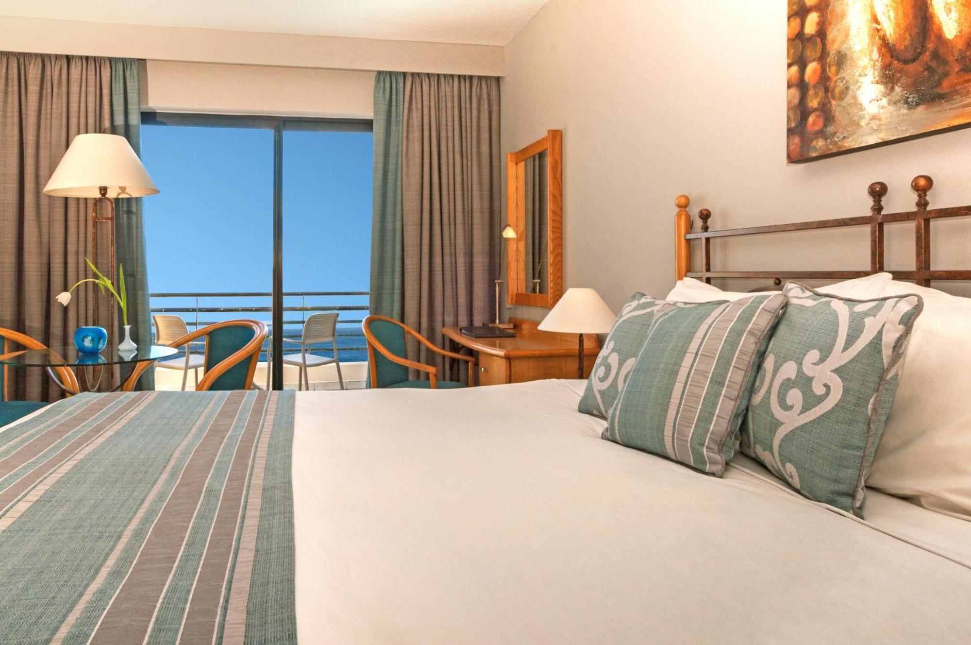 Hotel Verdi St George's Bay Marina