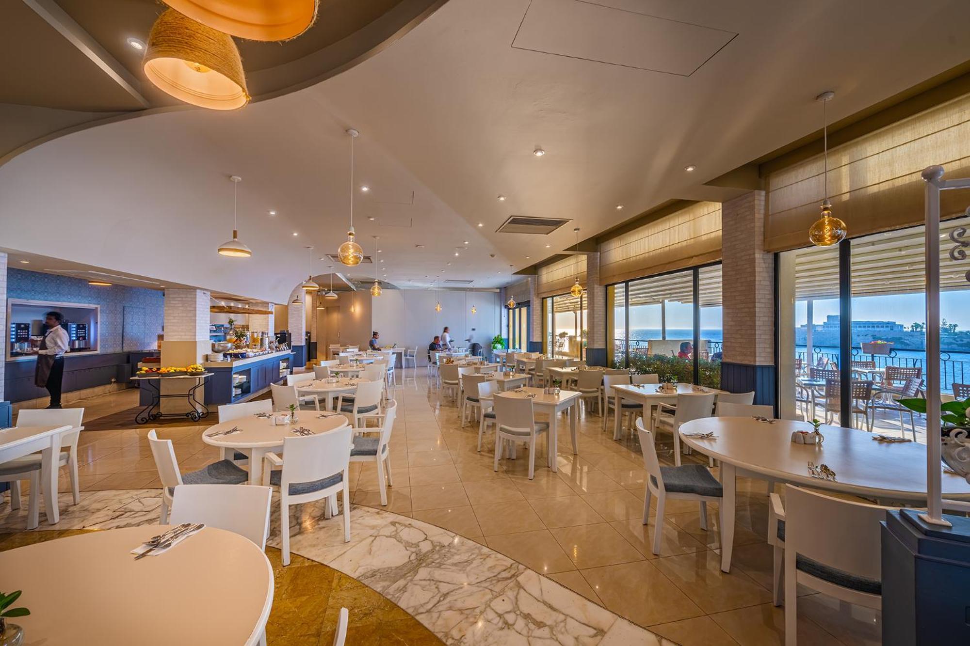 Verdi St George's Bay Marina 4* Saint Julian's