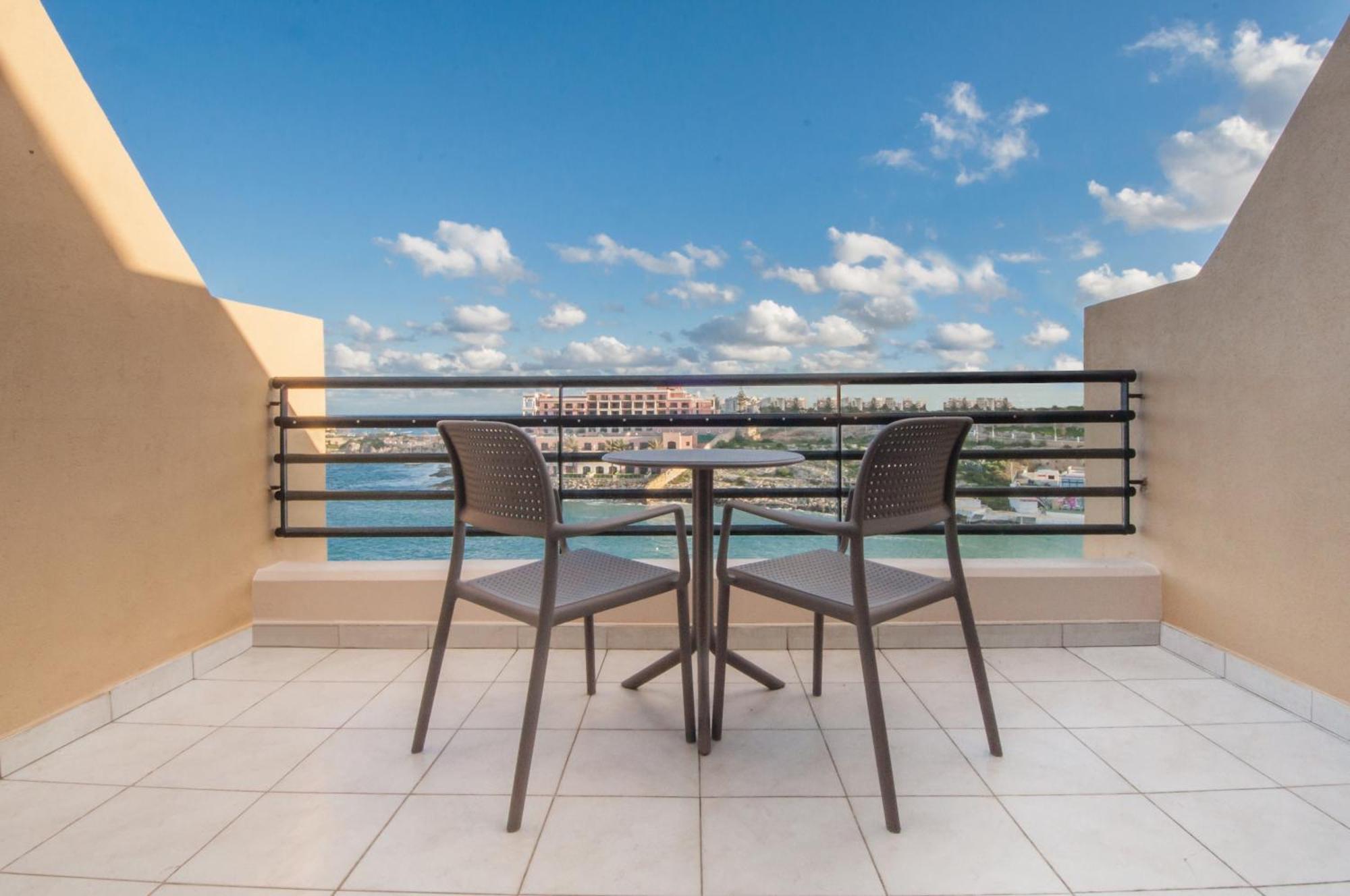 Verdi St George's Bay Marina Hotel